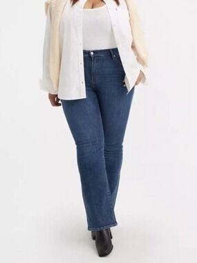 Levi's 725 High-Rise Bootcut Stretch Medium Wash Denim Jeans 33x30